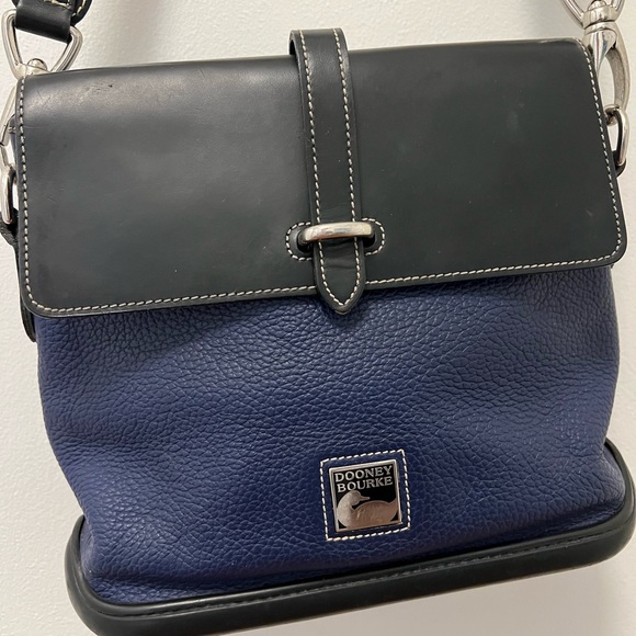 ✨ VINTAGE Dooney & Bourke Leather Black and Blue Crossbody Bag Silver Hardware - Picture 1 of 11